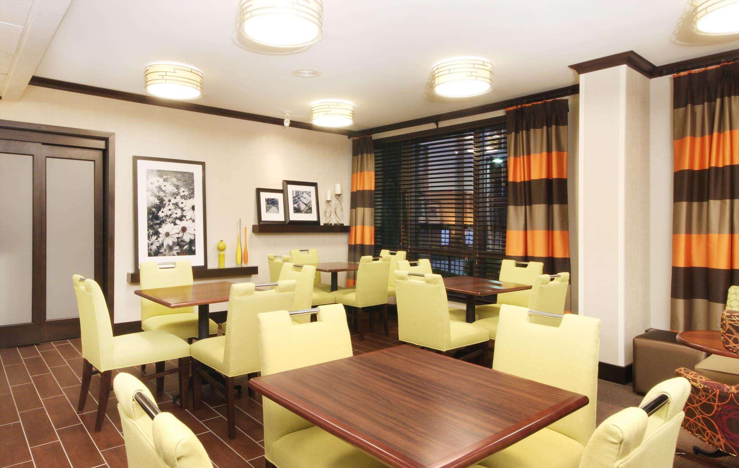 แฮมป์ตัน อินน์ แคนซัส ซิตี้ โอเวอร์แลนด์ โอเวอร์แลนด์พาร์ค ร้านอาหาร รูปภาพ